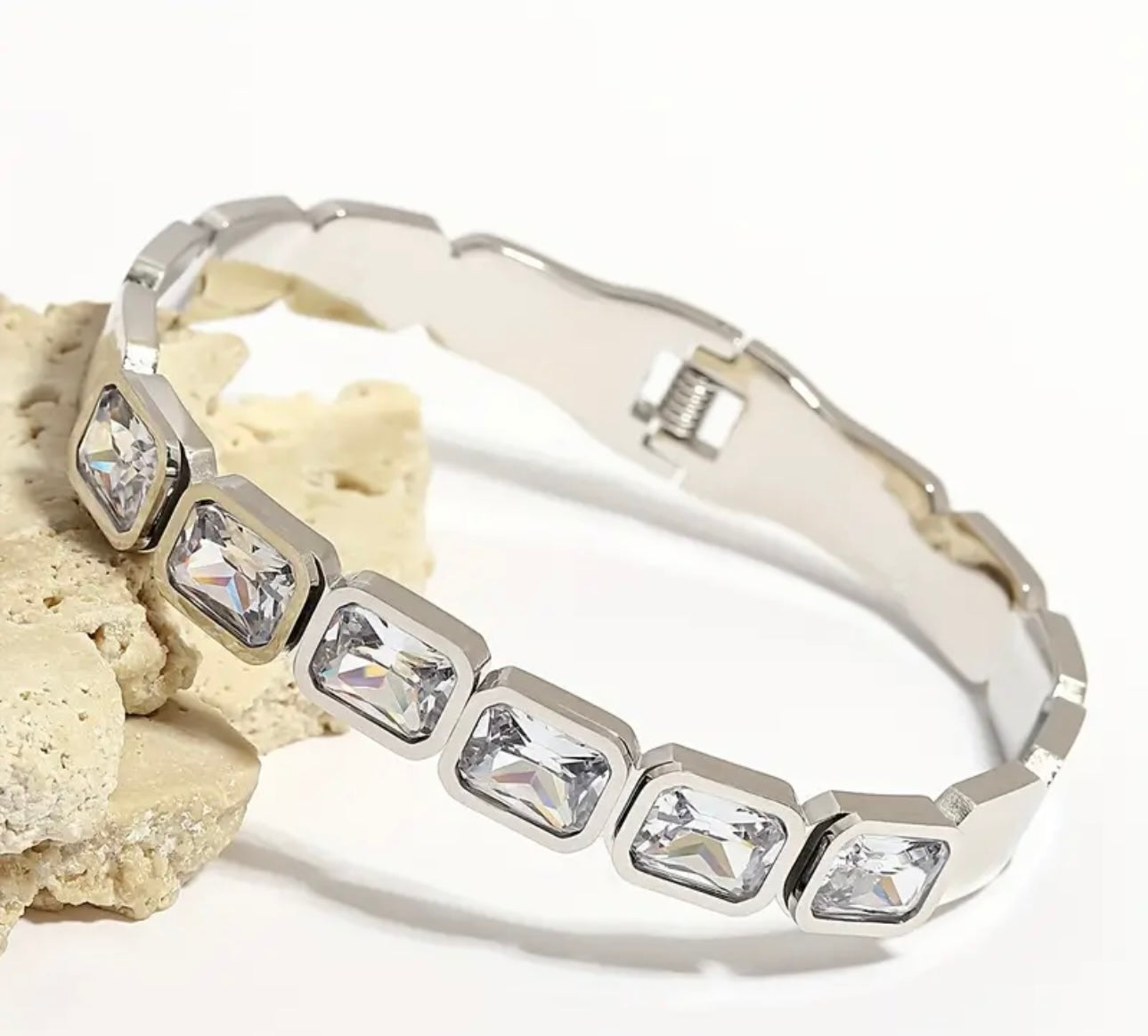 Dewdrop Delight Bracelet