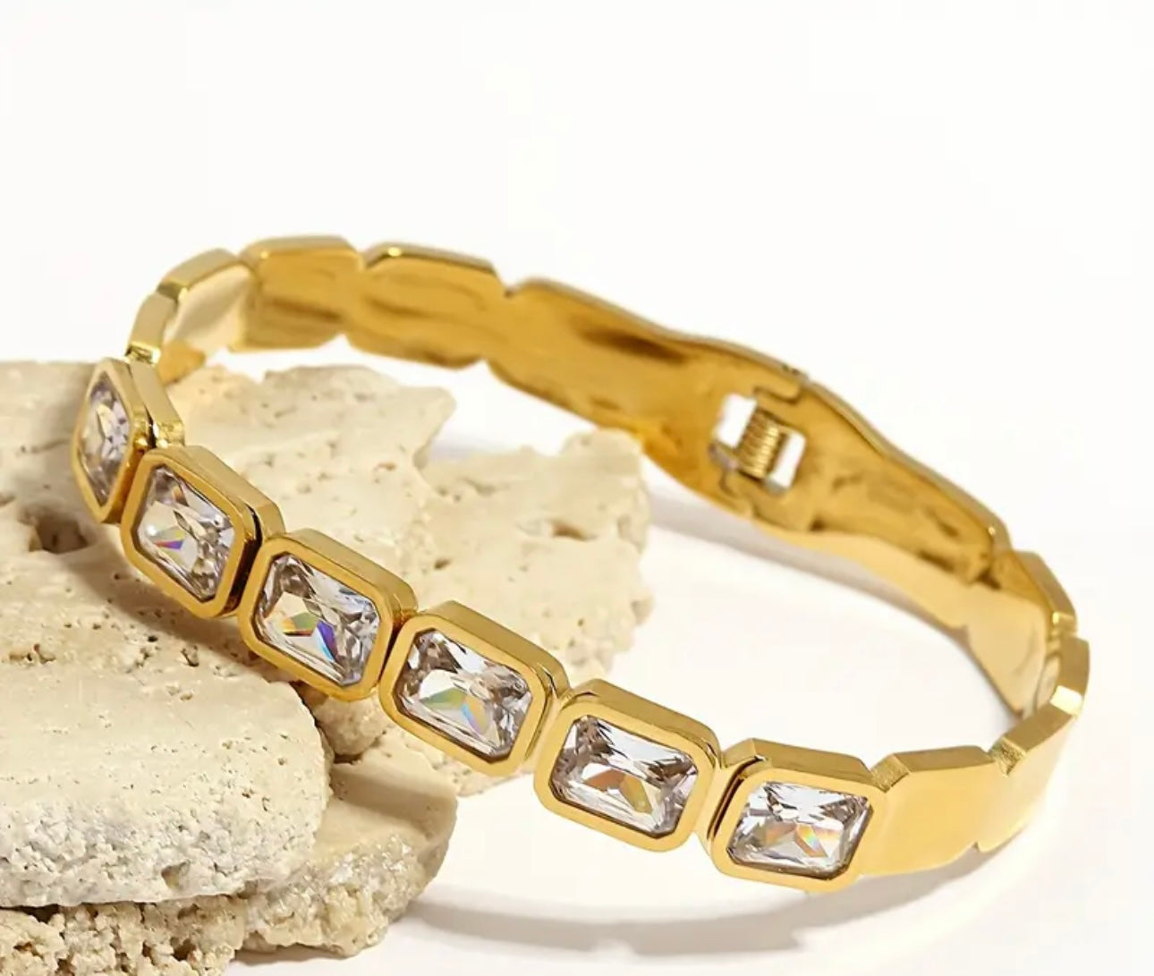 Dewdrop Delight Bracelet
